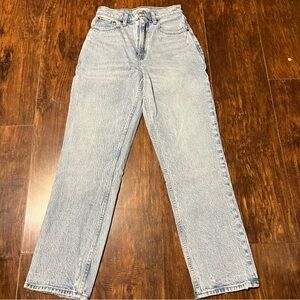 Abercrombie 90s Straight Ultra High Rise Jeans